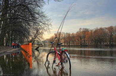 Fisherman's bike and rods in River Emajõgi